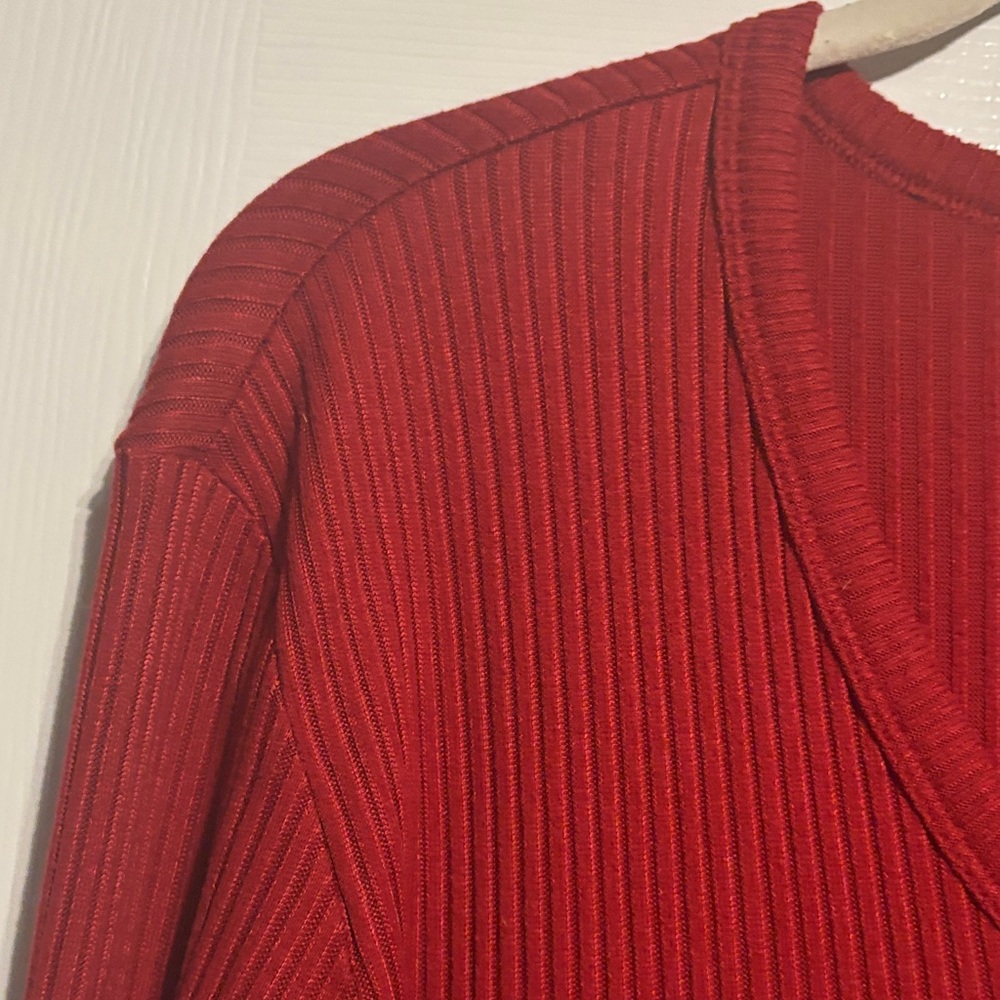 American Eagle Outfitters Deep Red Ribbed Long Sleeve v neck top size XS - Picture 3 of 7